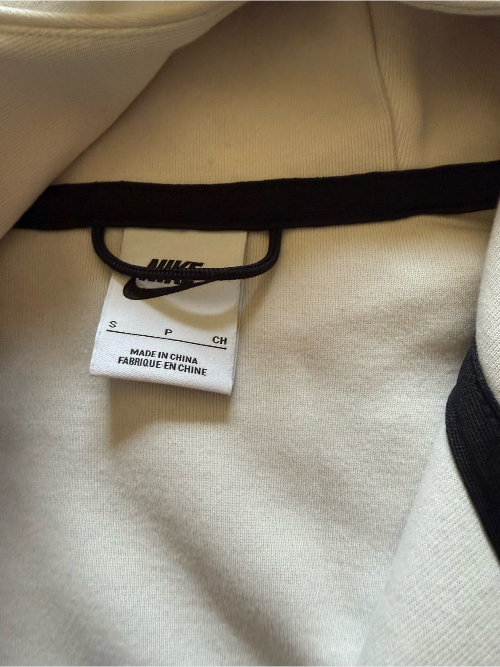 Nike Cream/Black Pullover Hoodie with Contrasting Trim - Picture 2 of 2